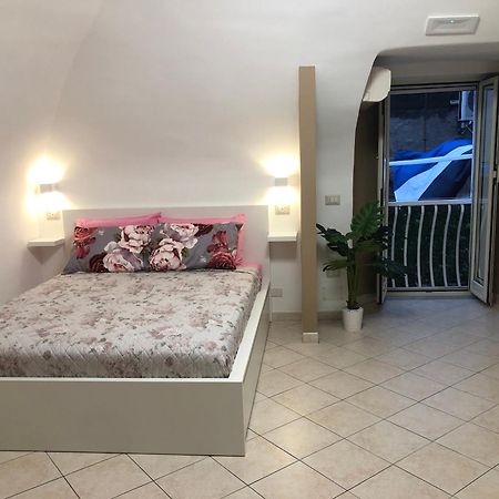 Apartamento La Casa Di Ludovica Nápoles Exterior foto